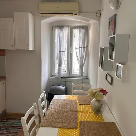 Brix Center Apartman